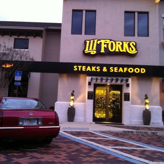 Photo prise au III Forks Prime Steakhouse par Michael E. le11/30/2012