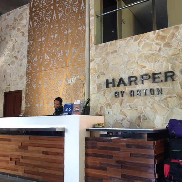 รูปภาพถ่ายที่ Harper Kuta Hotel โดย TamaRa T. เมื่อ 10/13/2015