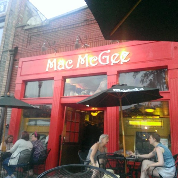 Photo taken at Mac McGee by Steven W. on 5/26/2014