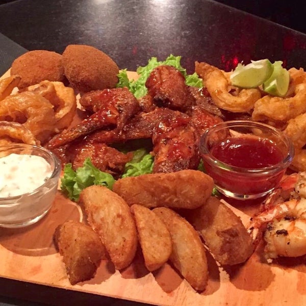 Platter for 2 for Rs 1200It's got BBQ Chicken, Onion rings, Calamari, Wedges, Fish cutlets, Prawns.