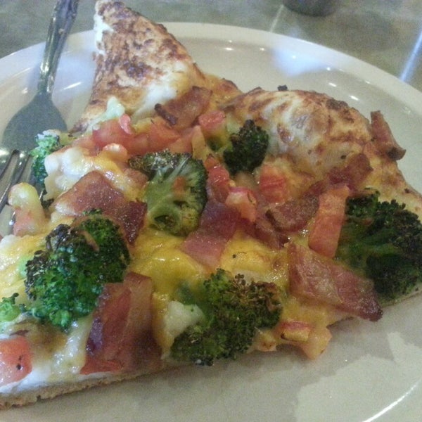 Pizza Lucé Pizza Place in Duluth