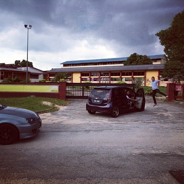 sekolah kebangsaan kem terendak 1