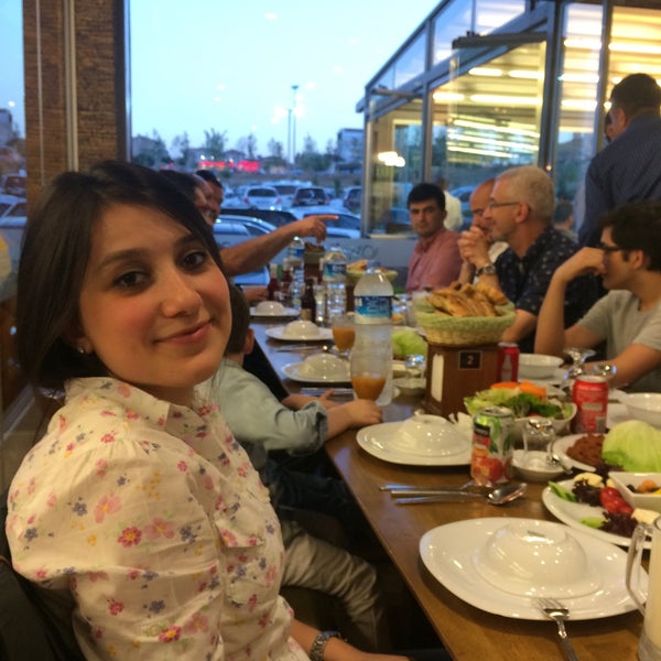 Foto tomada en Ovalı Konya Mutfağı  por Aylin A. el 6/16/2016