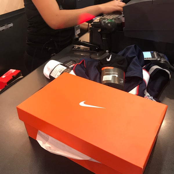 Das Foto wurde bei Nike Factory Store von Алексей am 4/13/2019 aufgenommen