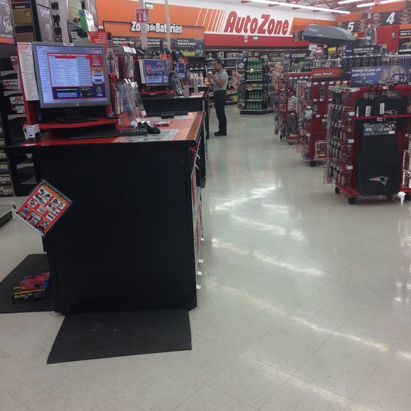 Fotos en AutoZone Refacciones Delegaciñon Tláhuac, Distrito Federal