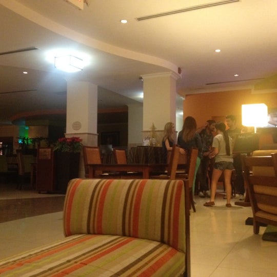 Photo taken at Courtyard by Marriott San Salvador by Mamboloco on 12/18/2012