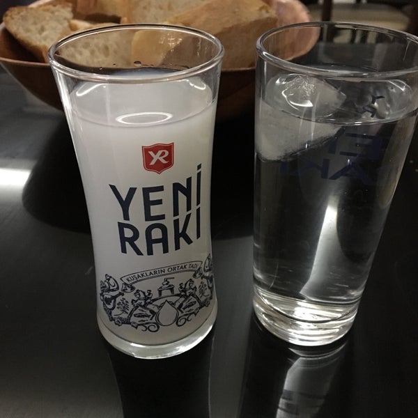 Das Foto wurde bei Özcan Restaurantlar von Mehmet T. am 11/3/2016 aufgenommen