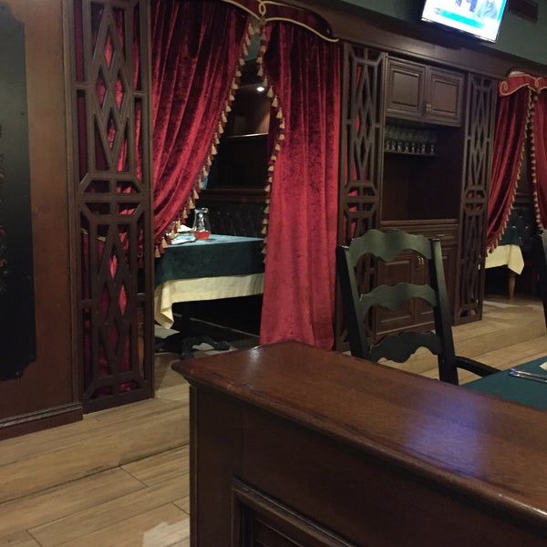 รูปภาพถ่ายที่ Ресторация &quot;Водкинъ&quot; โดย Urik Z. เมื่อ 10/20/2015
