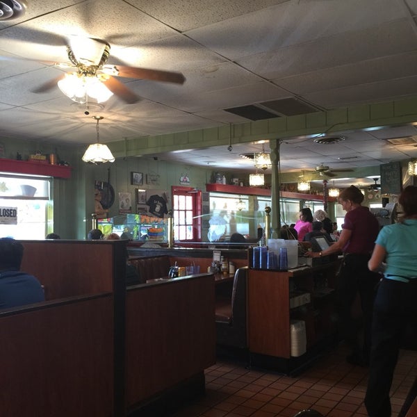 9/27/2014 tarihinde Bryan G.ziyaretçi tarafından Le Roy&#39;s Highland Restaurant'de çekilen fotoğraf