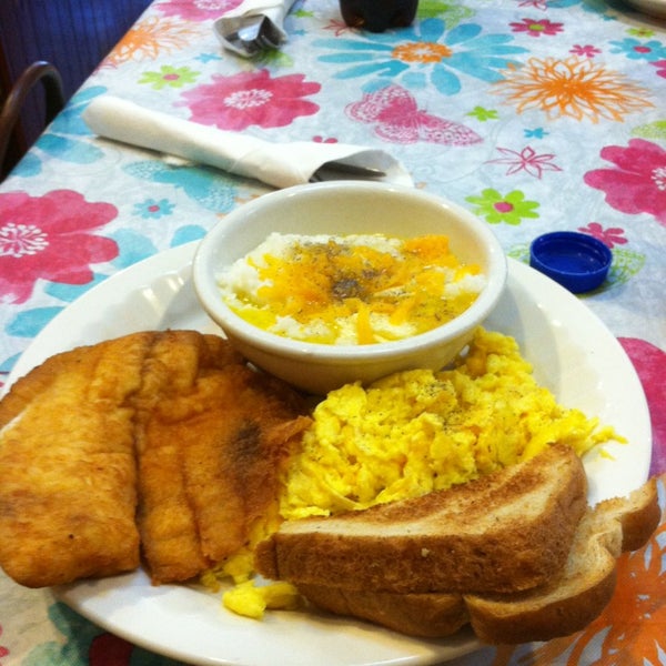 Evelyn's Soul Food Southern Food Restaurant in Downtown Wilmington