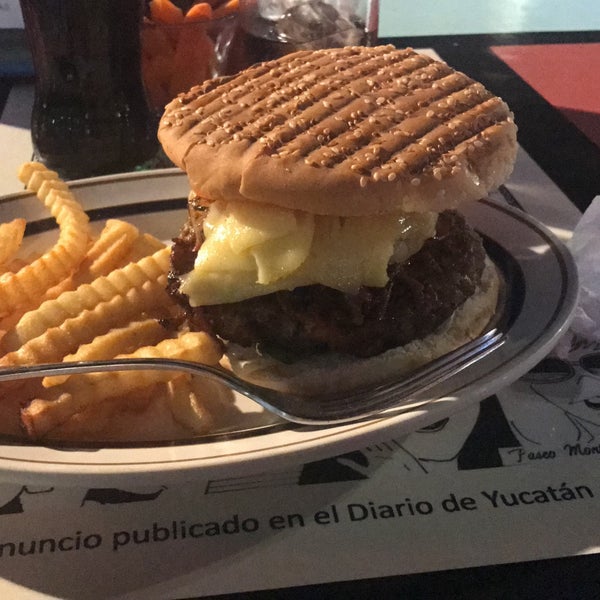 รูปภาพถ่ายที่ Cafetería Impala โดย Erika เมื่อ 6/29/2017