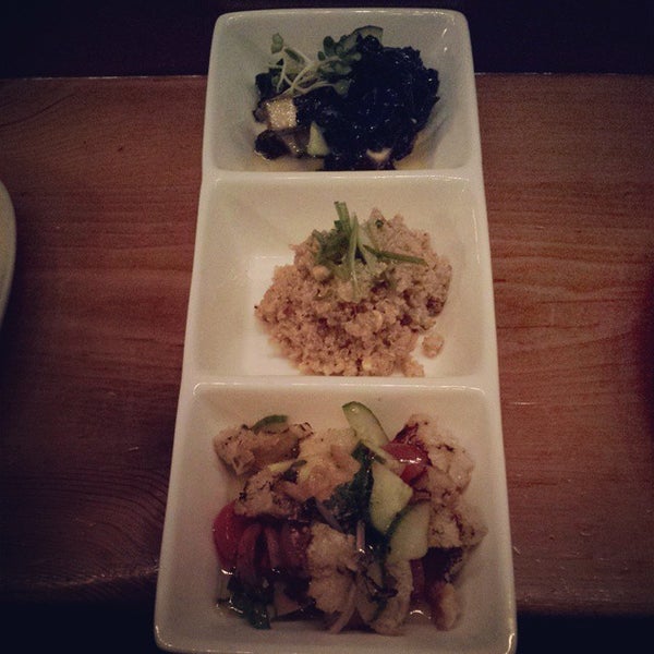 12/17/2014 tarihinde Drea A.ziyaretçi tarafından Mana Food Bar'de çekilen fotoğraf