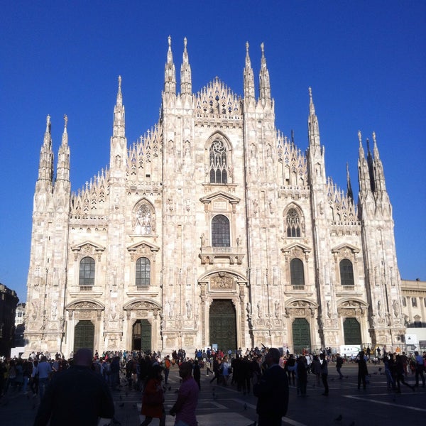 Photo taken at Milan Cathedral by Thaidong on 4/13/2015