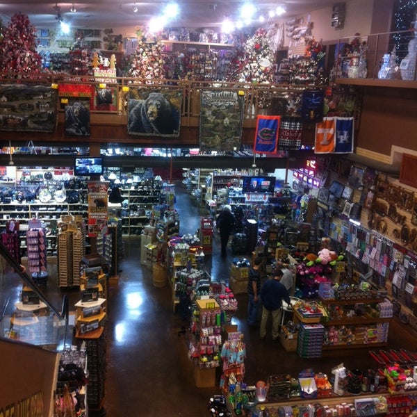 Foto tomada en Three Bears General Store  por Neal R. el 12/22/2013