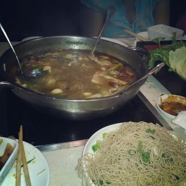 Photo taken at Happy Lamb Hot Pot, Houston Bellaire 快乐小羊 by Stupid H. on 6/16/2014