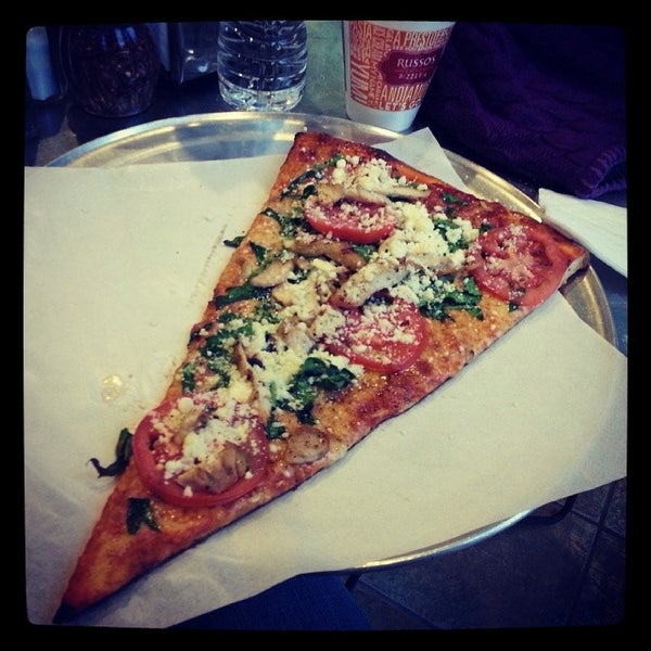 Foto scattata a Russo&#39;s New York Pizzeria da Missy C. il 3/4/2014