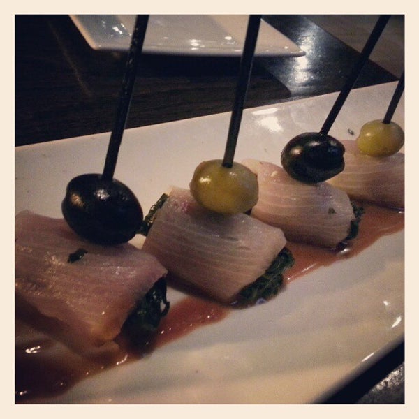 12/15/2012 tarihinde Missy C.ziyaretçi tarafından Miso Asian Grill &amp; Sushi Bar'de çekilen fotoğraf