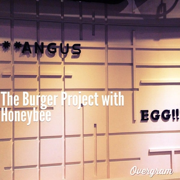 10/6/2013에 Marie Alminna F.님이 BRGR: The Burger Project에서 찍은 사진