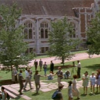 The movie 'Scream 2' takes place at the fictional Ohio school Windsor College that Sidney Prescott (Neve Campbell) attends. Agnes Scott & UCLA were both used to create the school backdrop.