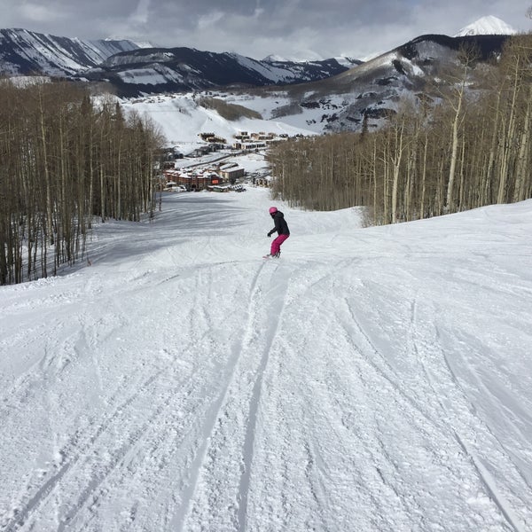 Photo taken at Crested Butte Mountain Resort by Daniel C. on 2/3/2015