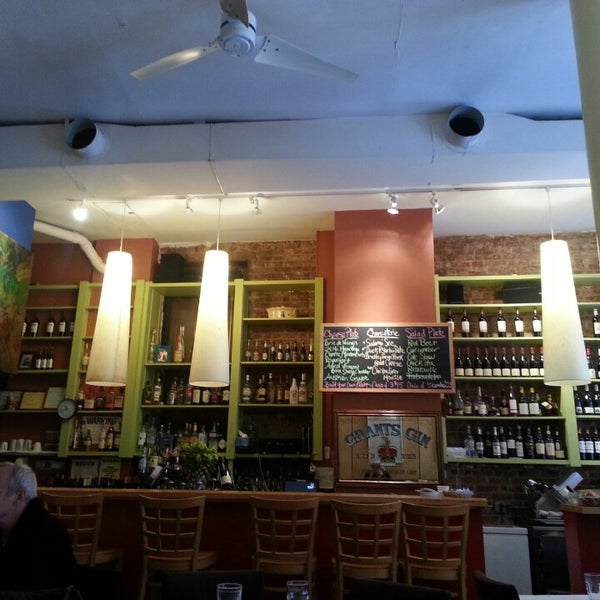 3/22/2013にSari S.がPicNic Market &amp; Cafeで撮った写真