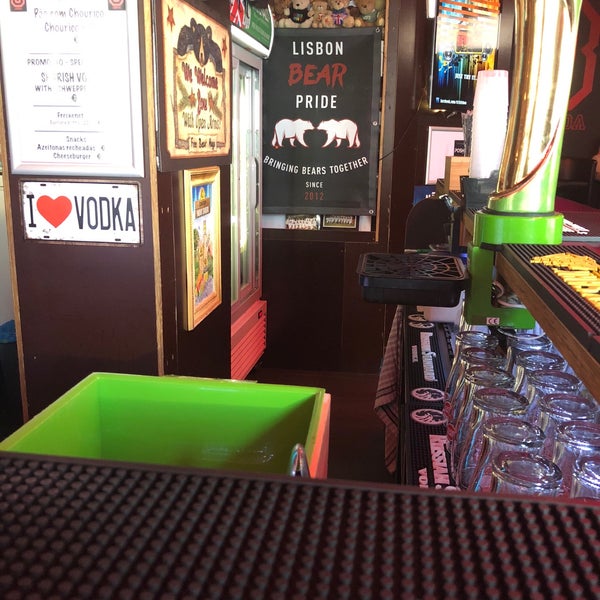 3/18/2018 tarihinde Vasco R.ziyaretçi tarafından Bar TR3S Lisboa'de çekilen fotoğraf