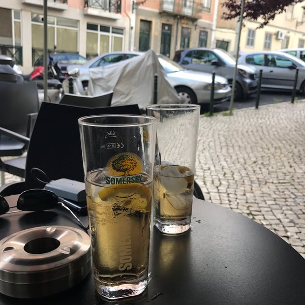 5/14/2017 tarihinde Vasco R.ziyaretçi tarafından Bar TR3S Lisboa'de çekilen fotoğraf