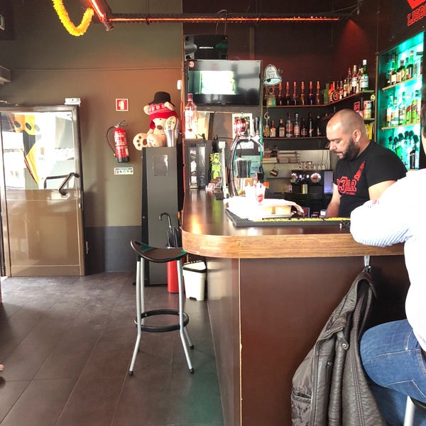 4/15/2018에 Vasco R.님이 Bar TR3S Lisboa에서 찍은 사진