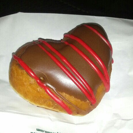1/30/2013 tarihinde David M.ziyaretçi tarafından Krispy Kreme Doughnuts'de çekilen fotoğraf