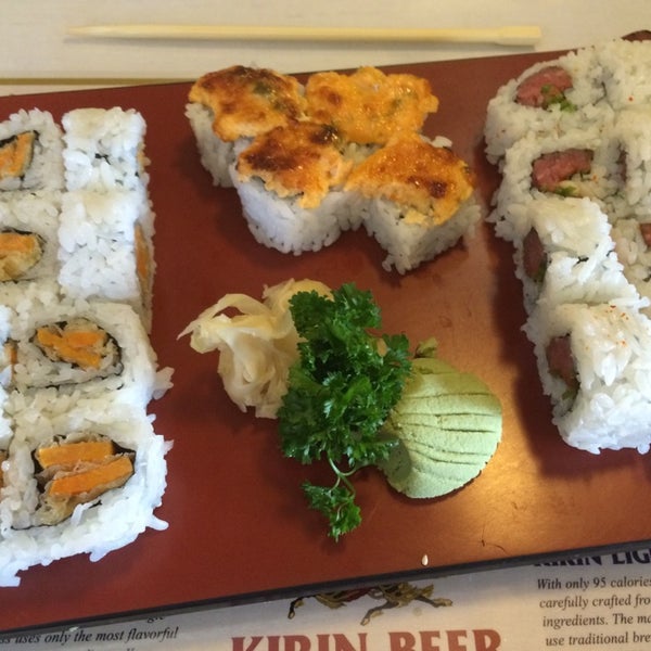 Foto scattata a Fuji Sushi da Wesley B. il 4/1/2014
