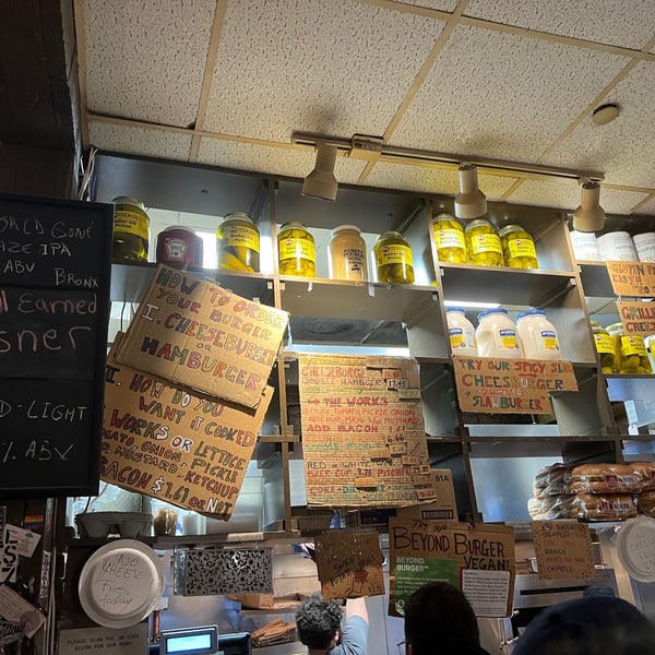 Foto scattata a Burger Joint da Joshua G. il 12/26/2022
