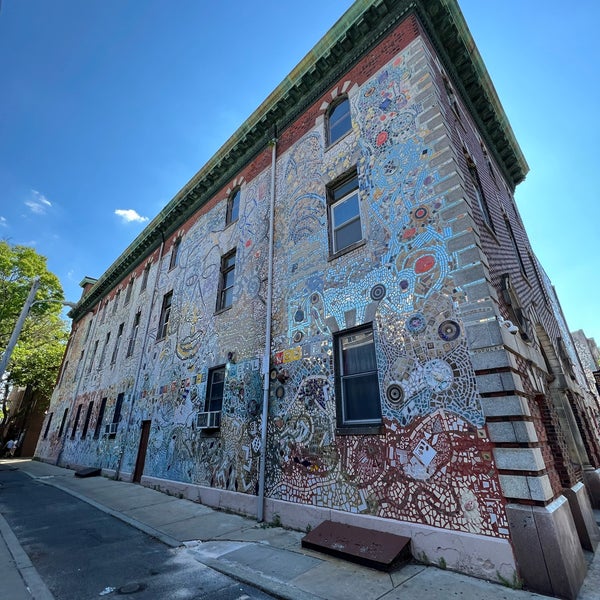 Foto scattata a Philadelphia&#39;s Magic Gardens da Joshua G. il 7/3/2022