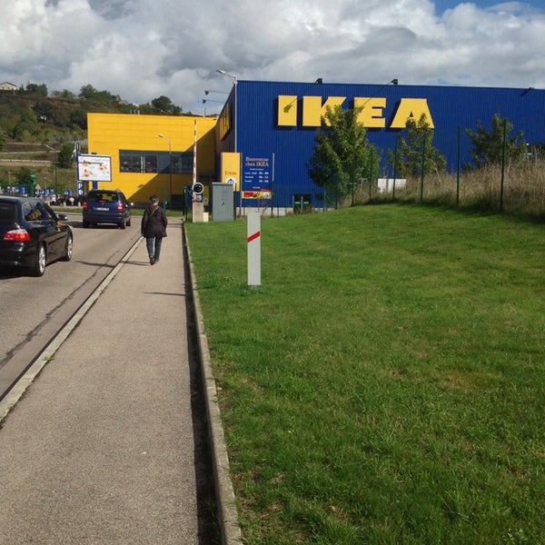 รูปภาพถ่ายที่ IKEA โดย Sergey M. เมื่อ 10/10/2013
