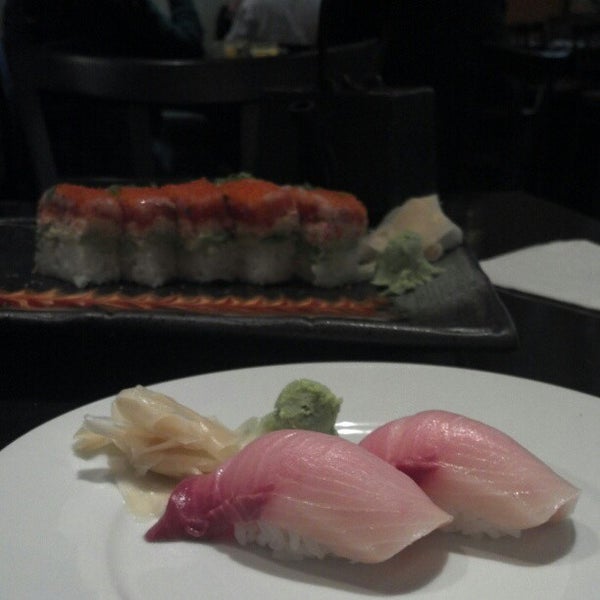 Foto tomada en Barracuda Sushi  por Desiree M. el 11/11/2012