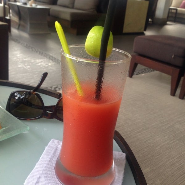 Барная стойка в ресторане. Бар в ресторане. Bar c. Бар o’reilly. Барные стойки для ресторана.