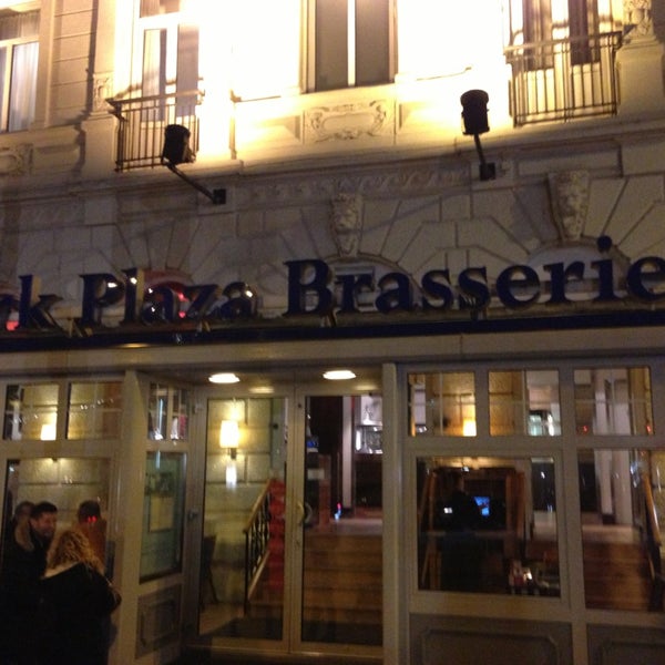 1/8/2013 tarihinde Andrey T.ziyaretçi tarafından Park Plaza Brasserie'de çekilen fotoğraf