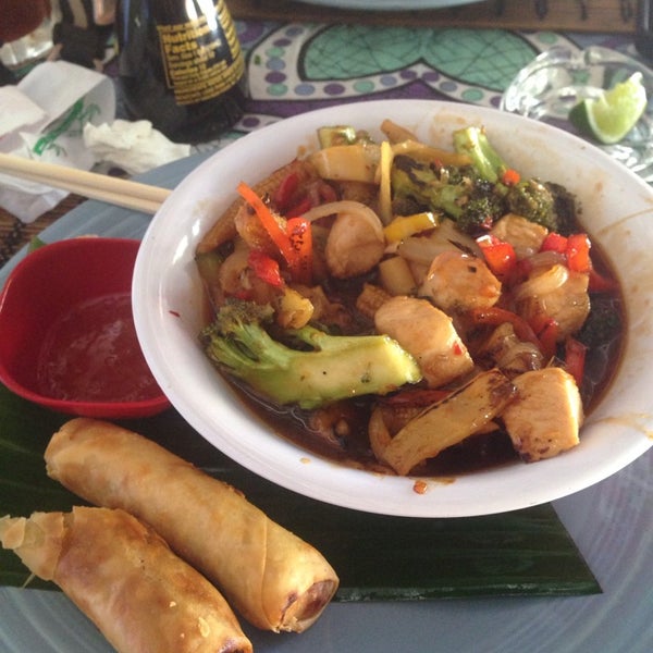 Снимок сделан в Balicana Asian Cuisine пользователем Rosamaria B. 3/11/2014