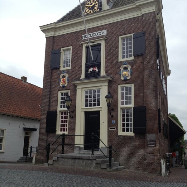 Stadhuis Museum Historische Kring Nieuwpoort Geschichtsmuseum
