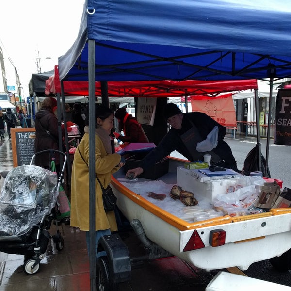 Foto tirada no(a) Chatsworth Road Market por Francesc R. em 1/16/2017