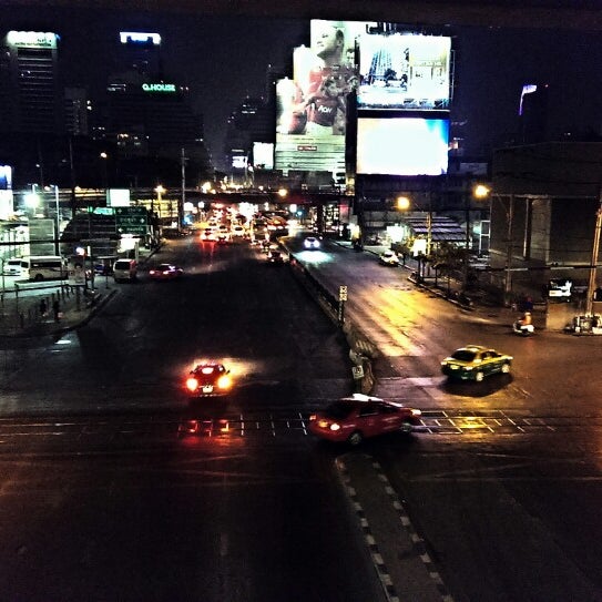 รูปภาพถ่ายที่ Bodega Bangkok Party Hostel &amp; Bar โดย Dejan L. เมื่อ 1/25/2014