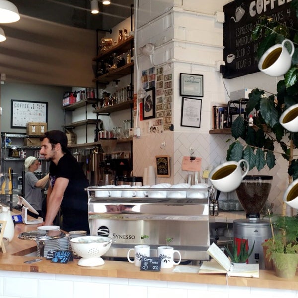 5/30/2016 tarihinde Omari A.ziyaretçi tarafından Astoria Coffee'de çekilen fotoğraf