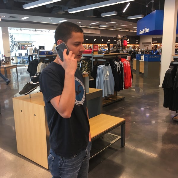 Finish Line Store Employees