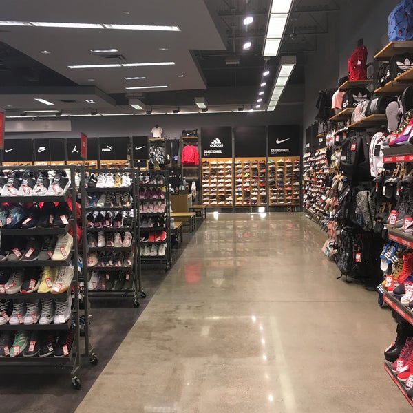 nike store champaign