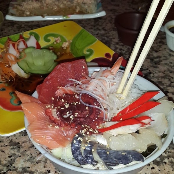 Photo taken at Campay Sushi by Raul A. on 7/31/2014
