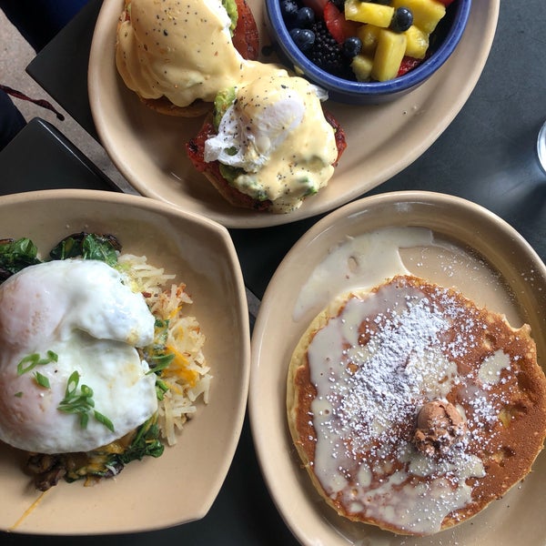 Photo taken at Snooze, an A.M. Eatery by Ray on 9/20/2020