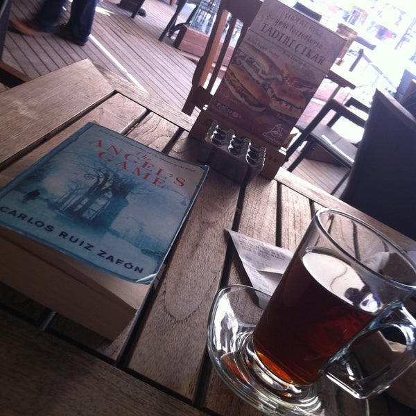 Photo taken at Caribou Coffee by Arkan Ö. on 5/5/2013
