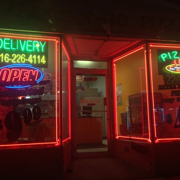 Grab N Go Pizza Pizzeria in Lakewood