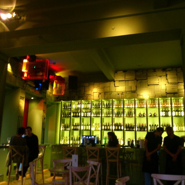 Photo taken at Fé Wine &amp; Club by Nuno Ricardo P. on 6/21/2013