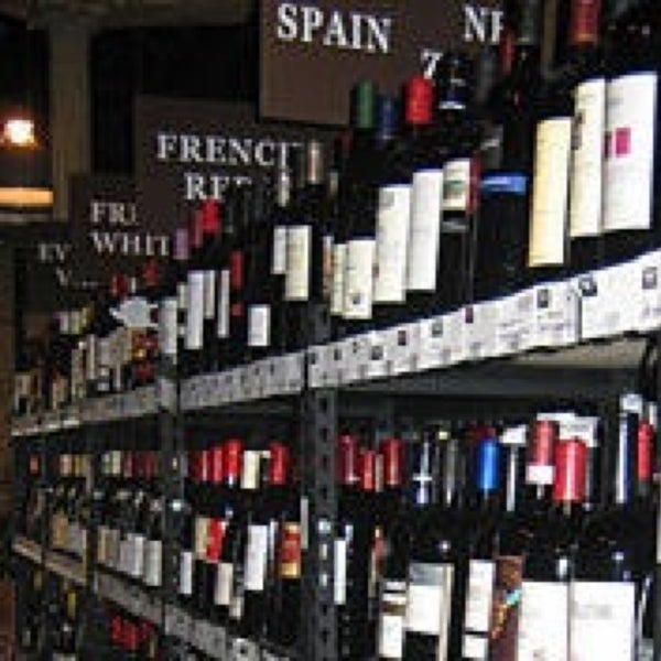 12/18/2012にSteven M.がThe Wine Marketで撮った写真