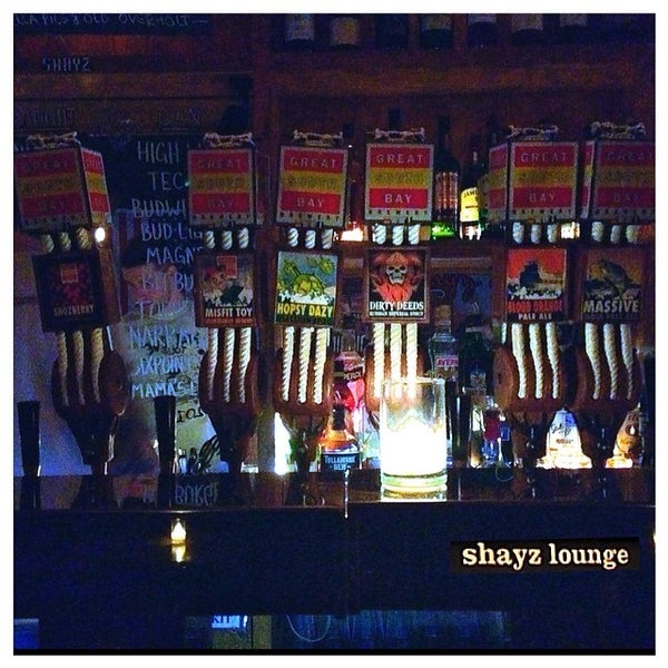 Foto tirada no(a) Shayz Lounge por Great South Bay em 2/20/2014